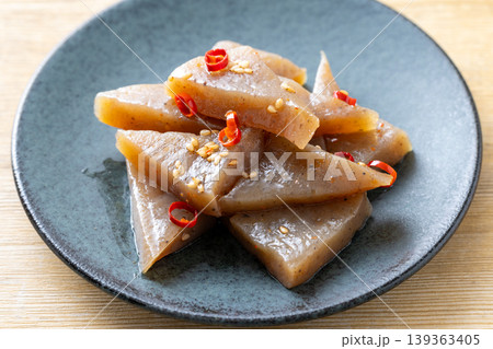 おいしいピリ辛蒟蒻 139363405