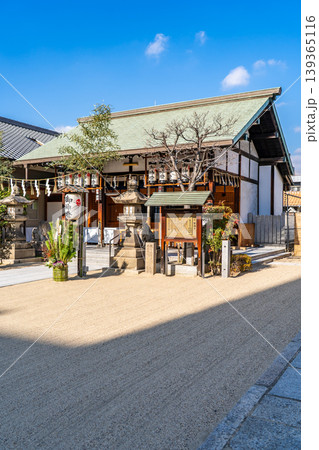 都島神社(旧十五社神社)拝殿 (平安時代後期の創建:家内安全、厄除開運の御利益) 都島神社(旧十五社神社)拝殿 (平安時代後期の創建:家内安全、厄除開運の御利益) 139365116