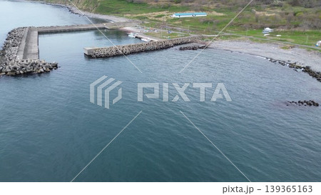 浜益の群別川河口と日本海の自然風景 北海道石狩市 空撮 139365163