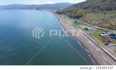 浜益の毘砂別川河口と日本海の自然風景 北海道石狩市 空撮 139365197