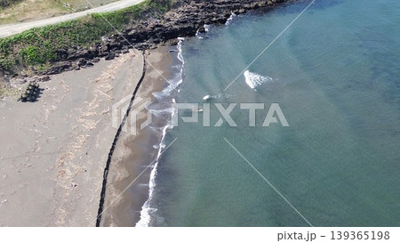 浜益の毘砂別川河口と日本海の自然風景 北海道石狩市 空撮 139365198