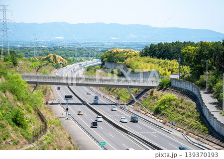 春の高速道路《新名神高速・菰野IC～鈴鹿PAスマートIC・四日市トンネル北側》 139370193