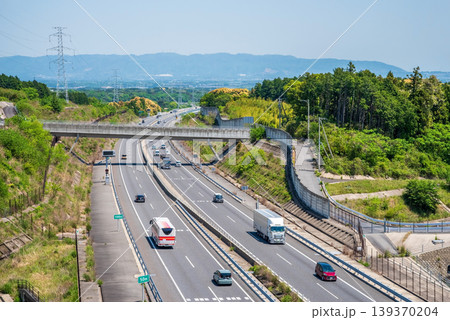 春の高速道路《新名神高速・菰野IC~鈴鹿PAスマートIC・四日市トンネル北側》 春の高速道路《新名神高速・菰野IC~鈴鹿PAスマートIC・四日市トンネル北側》 139370204