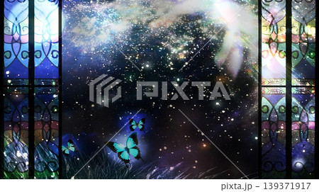 ゲーム背景 幻想的なステンドグラスの窓越しに見える星空と蝶 ゲーム背景 幻想的なステンドグラスの窓越しに見える星空と蝶 139371917