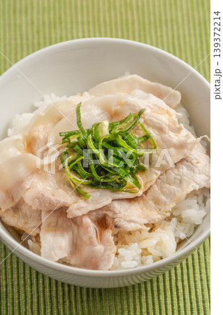 豚しゃぶしゃぶ丼 139372214