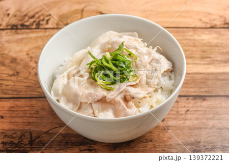豚しゃぶしゃぶ丼 139372221