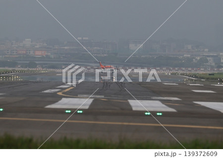 プロペラ機 139372609