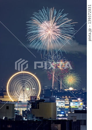 港北ニュータウンの観覧車と花火 港北ニュータウンの観覧車と花火 139372831