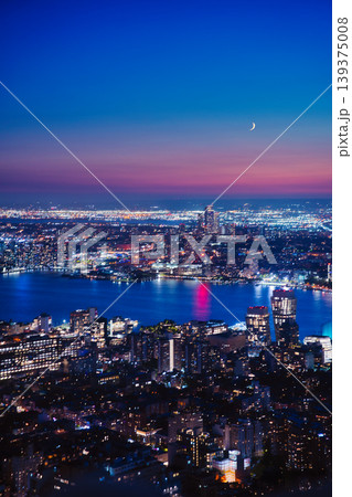 エンパイアステートビルからの夕景／ニューヨーク 139375008