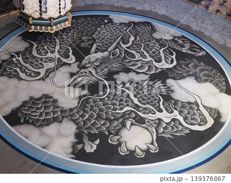 神奈川県　建長寺　法堂の雲龍図　4月 139376867