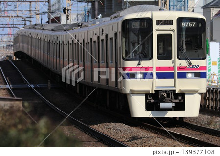 202602　京王電鉄　9000系　9757　京王線　下高井戸 139377108
