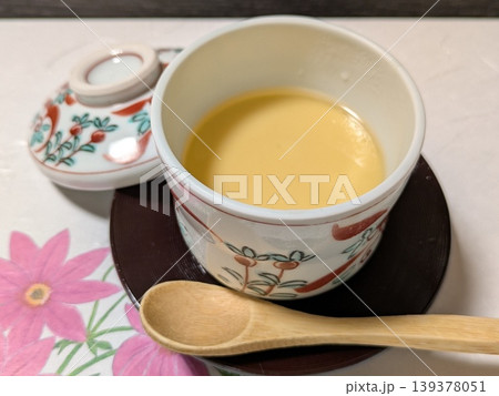懐石料理で出た茶わん蒸し 懐石料理で出た茶わん蒸し 139378051
