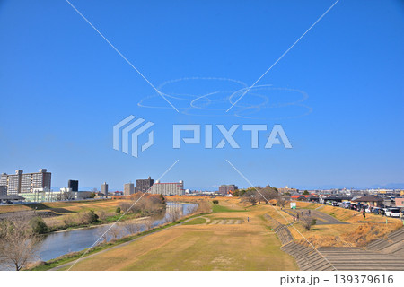 ブルーインパルス 展示飛行 名古屋市矢田川河川敷公園 ブルーインパルス 展示飛行 名古屋市矢田川河川敷公園 139379616