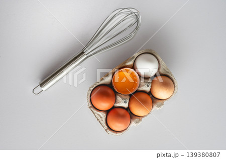 Sustainable Egg Packaging with Cracked Egg 139380807