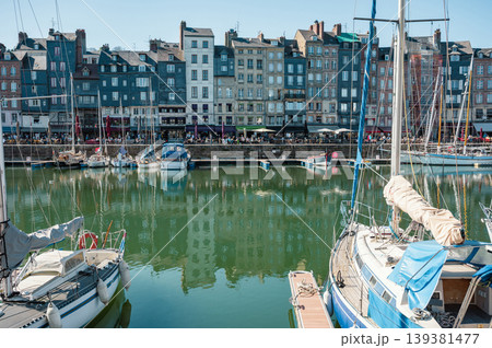 Charming street in Honfleur, Normandy, France 139381477