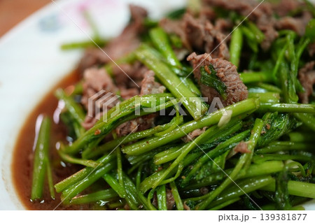 炒牛肉 139381877