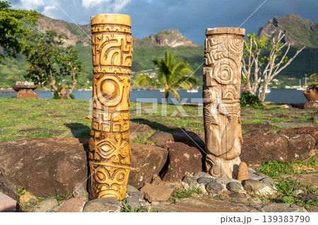 Tiki at Tohua Temehea archaeological site in Taiohae, Nuku Hiva, French Polynesia 139383790