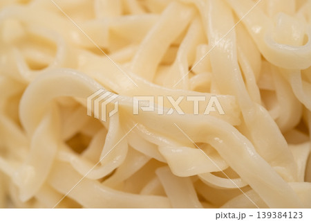 茹で上がった平打ち麺のイメージ 139384123