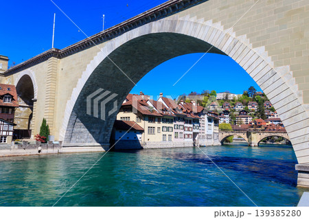 Bridge along the Aare river in historical old town of Bern, Switzerland Bridge along the Aare river in historical old town of Bern, Switzerland 139385280