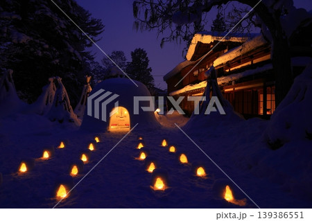 かまくらと雪灯りの風景 かまくらと雪灯りの風景 139386551