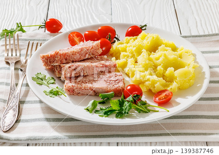 Slices of classic head cheese with mashed potatoes Slices of classic head cheese with mashed potatoes 139387746