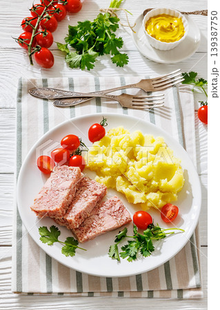 Slices of classic head cheese with mashed potatoes 139387750
