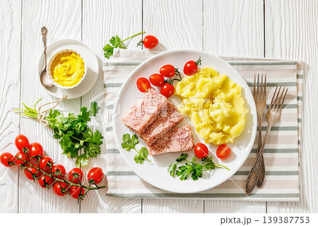 Slices of classic head cheese with mashed potatoes Slices of classic head cheese with mashed potatoes 139387753