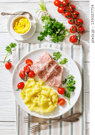 Slices of classic head cheese with mashed potatoes Slices of classic head cheese with mashed potatoes 139387754