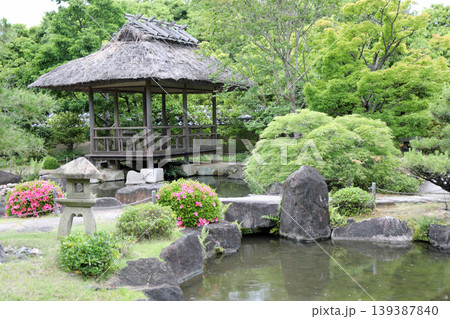 春の公園の庭園風景 春の公園の庭園風景 139387840