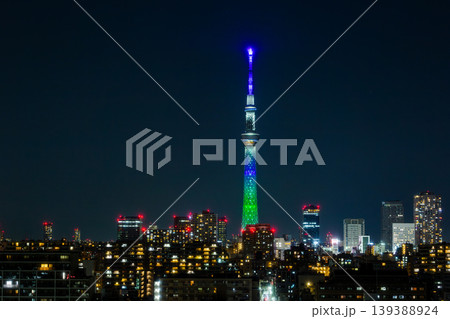 夜の東京スカイツリー イルミネーション輝く都市の夜景 夜の東京スカイツリー イルミネーション輝く都市の夜景 139388924