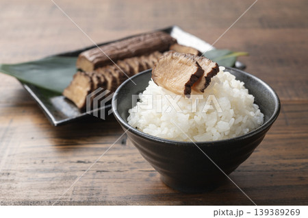 いぶりがっことご飯 いぶりがっことご飯 139389269