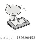 勉強する猫 139390452