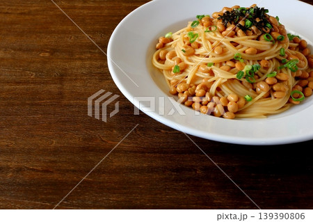 テーブル背景の納豆パスタ テーブル背景の納豆パスタ 139390806