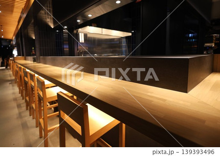 高級な日本料理店・鮨屋のカウンター 高級な日本料理店・鮨屋のカウンター 139393496