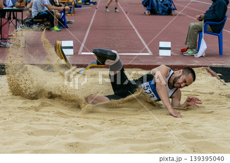 Athlete long jump 139395040