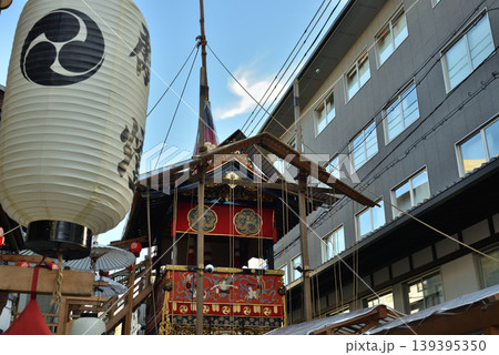祇園祭　山鉾建て　南観音山(京都市中京区) 139395350