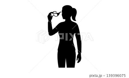 メガネをかける女性のシルエット メガネをかける女性のシルエット 139396075