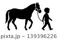 子供と馬のシルエット 139396226