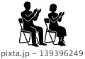 拍手する観客のシルエット 139396249