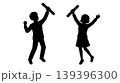 卒業式の喜びのシルエット 139396300