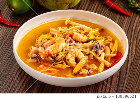 Thai spicy Tom Yam soup with prawn 139396621