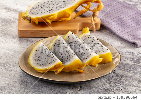 Tropical exotic dragonfruit slice Tropical exotic dragonfruit slice 139396664