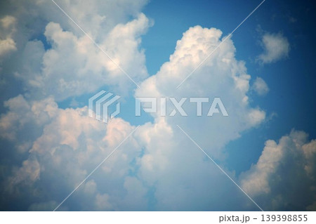 空 積み重なった白い雲 空 積み重なった白い雲 139398855