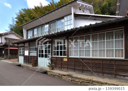 世界遺産石見銀山 大森地区の街並み 旧大森郵便局 世界遺産石見銀山 大森地区の街並み 旧大森郵便局 139399015