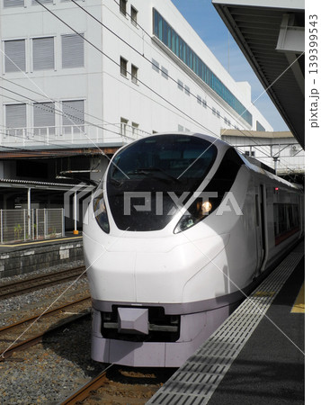 常磐線土浦駅に停車している特急電車 常磐線土浦駅に停車している特急電車 139399543