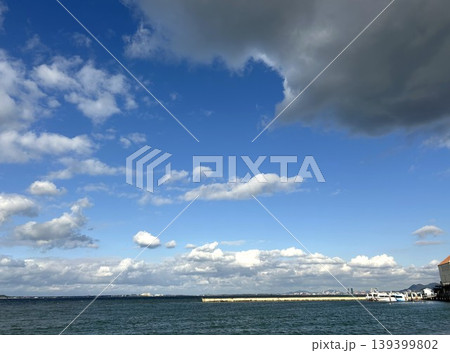 海に浮かぶ船 139399802