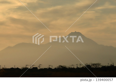 雲仙普賢岳の夕景 139400057