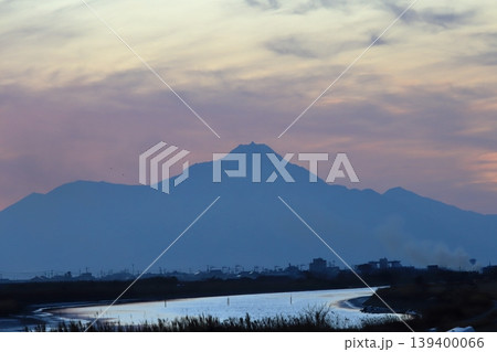 雲仙普賢岳の夕景 139400066