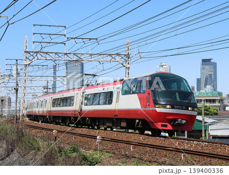 名鉄 名古屋駅付近を走る特急1000系電車 名鉄 名古屋駅付近を走る特急1000系電車 139400336