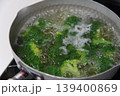 ブロッコリーを茹でる様子 139400869